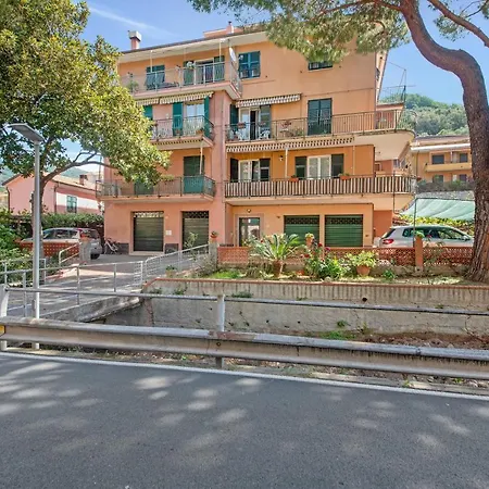 Apartment Un'oasi Al Mare Moneglia